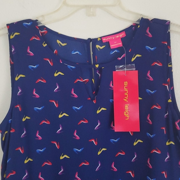 NWT Sunny Leigh Navy High Heels Print Sleeveless Top M - Picture 2 of 13